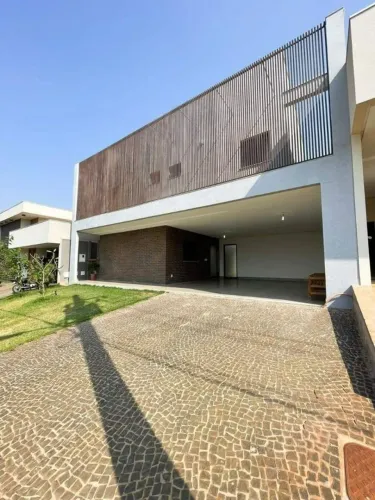 Sobrado disponível para locação no Condomínio Villa Capri, Rio Verde-GO