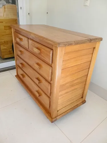 Armário década de 80 restaurado. Antiquário.