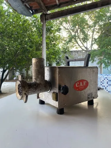 Moedor de Carne Profissional CAF-8 Boca 8 - 1/3 CV