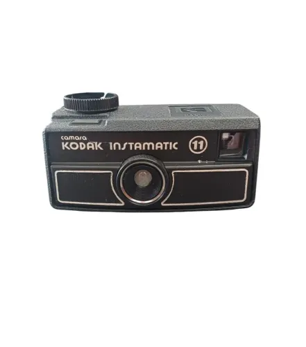 Câmera vintage Kodak Instamatic 11 Tira-Teima, fabricada em 1970