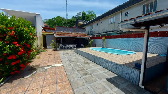 Casa de 3 quartos com piscina e quintal a 3 min da orla de Coroa Grande