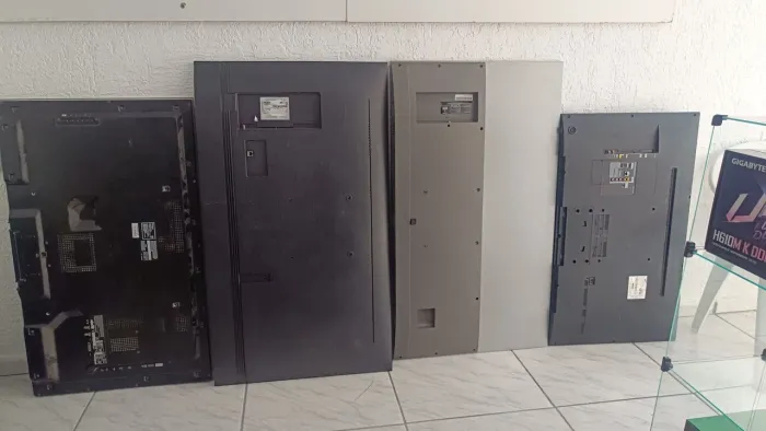 Lote de tvs com defeito em tela