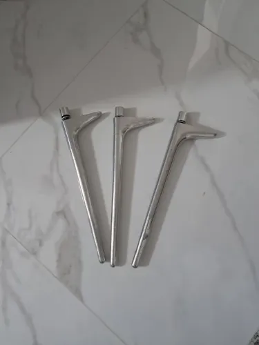 3 Pés para mesa de canto