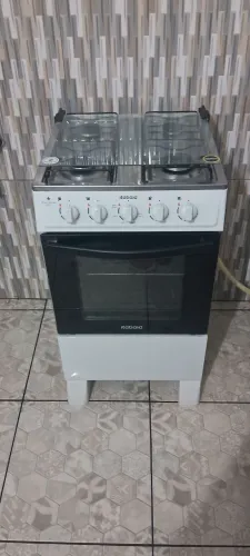 Fogão a gás branco da itatiaia 4 bocas
