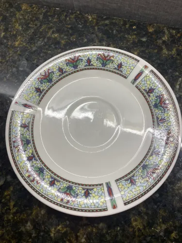 pires antigo de porcelana com estampa estilo mosaico/art déco, divisões geométricas borda.