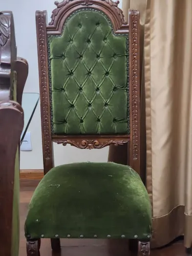 Conjunto de móveis em cerejeira original todos talhados na madeira e novíssimos