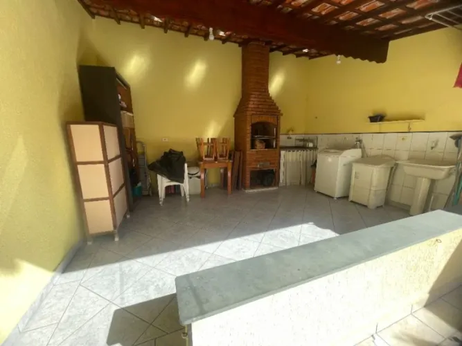 3 QUARTOS SENDO 1 SUITE