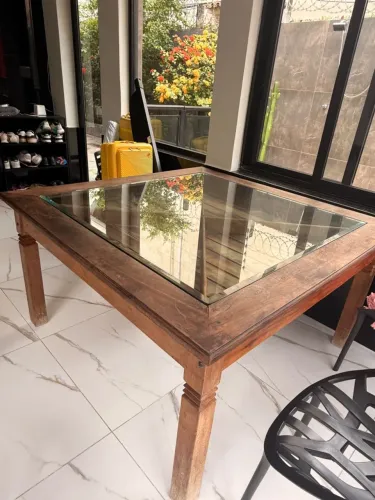Mesa madeira maciça com gavetão