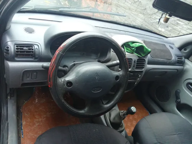 Renault Clio RN/ Expression 1.0 5P 2001