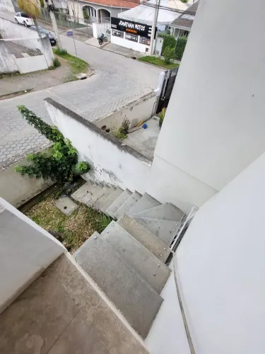 ESCADA DE CONCRETO - 4 metros de comprimento por 80 de largura