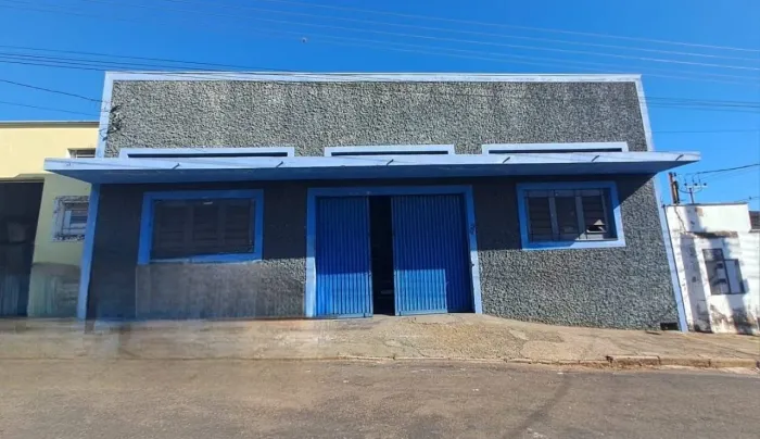 Esse é seu novo ponto comercial: um barracão versátil com ótima estrutura