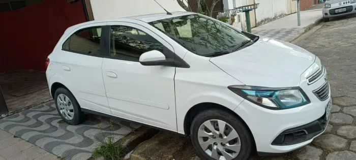 Chevrolet Onix Hatch LT 1.4 8V Flex Power Mec. 4P 2013