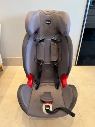 Cadeirinha Chicco para crianças e bebês