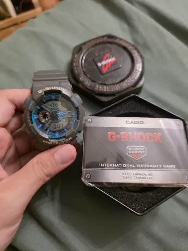 Relógio G-SHOCK GA-110TS-8A2JF Cinza e Azul