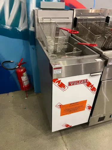 Fritadeira a gás Vulcan LG500 150000 BTU nova