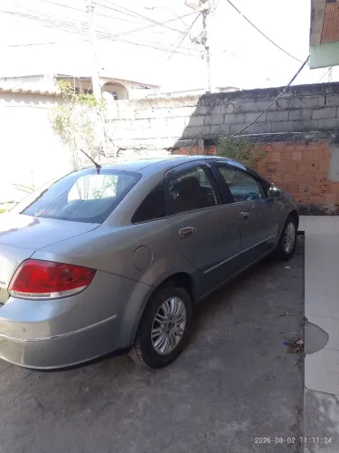 Fiat Linea Essence 1.8 Flex 16V 4P 2012