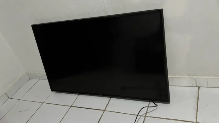 tv lg 49 polegadas para conserto ou reutilizar peças 