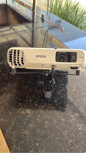 Projetor Epson PowerLite X24+ 3LCD HDMI - Funcional