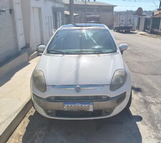 Fiat Punto Sporting 1.8 Flex 8v/16v 5P 2014