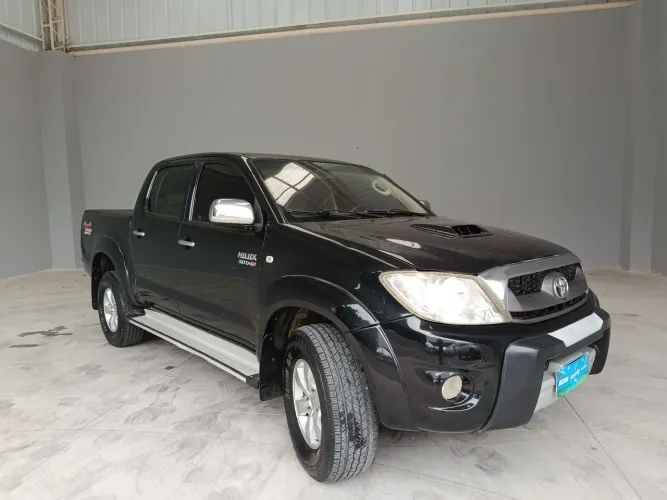 Toyota Hilux CD SRV D4-d 4X4 3.0 TDI Diesel AUT 2011