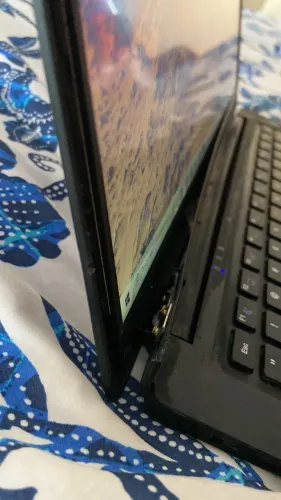 Notebook Ultra UB324 ? R$ 500 ? Funciona normalmente, com avaria