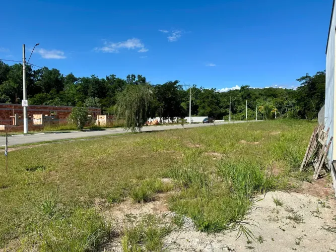 Lote de esquina com 736 m² no Residencial Águas do Paraíba  Guararema