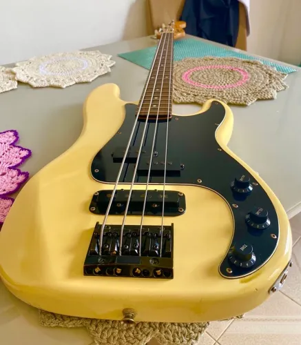 Precision Bass Squier GOTOH - avalio trocas com volta 