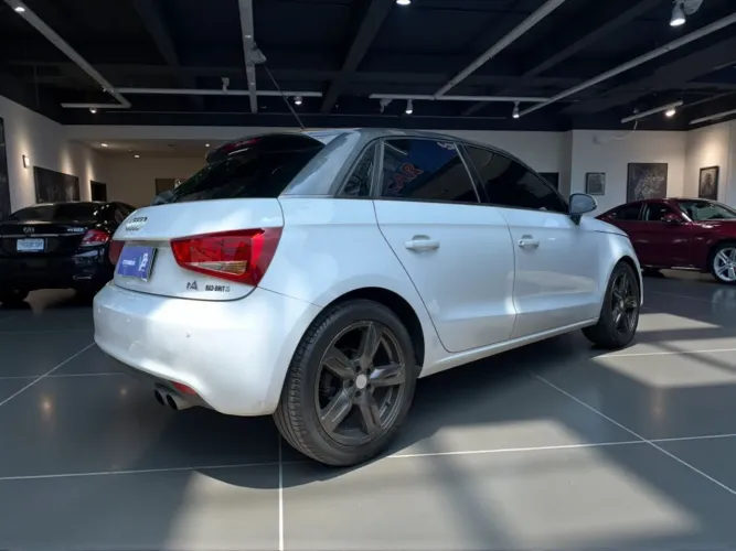 Audi A1 Sportback 1.4 TFSI 5P S-tronic 2013