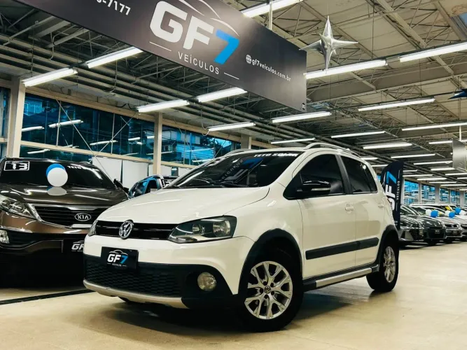 Volkswagen Crossfox 1.6 MI Total Flex 8V 5P 2013