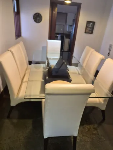 Mesa de vidro 8 lugares com cadeiras