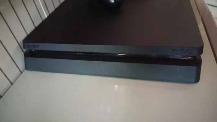 Vendo ps4 slim 500 giga
