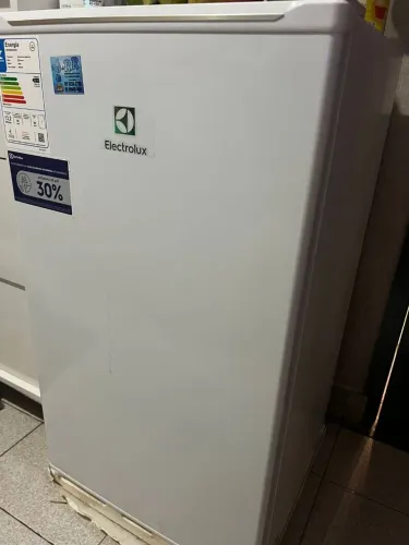 Frigobar Electrolux novo 2 meses de uso