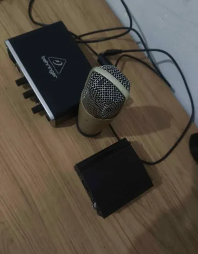 MICROFONE BEHRINGER, INTERFACE, PHANTOM POWER E CABOS