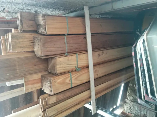 Forros de pinus gimocupi tudo que sobrou de obra novo tem mármores e aberturas