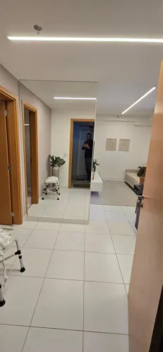 VENDO APARTAMENTO ÓTIMA LOCALIZAÇÃO