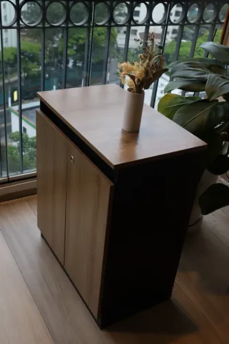 Armarinho Escritório Amêndoa/Preto com 2 Portas