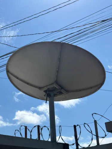 Antena para DOAÇÃO. Só vir buscar que é sua