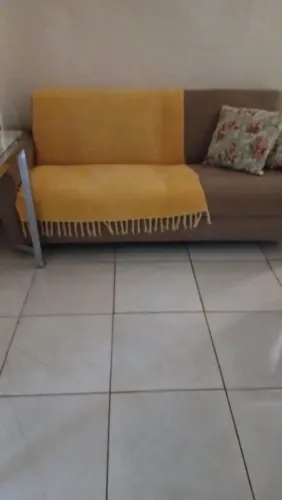 Vendo Sofá. Retirar em Terra vermelha 