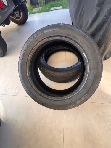 Pneus 225/55 aro 18