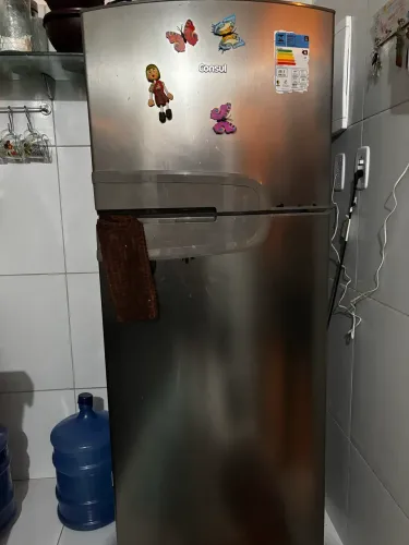 Vende-se geladeira em perfeito estado.