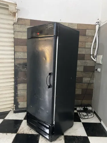 Vendo cervejeira porta Sega 220 volts 449 litros funcionando perfeitamente