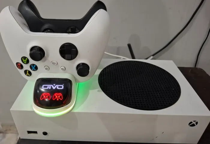 Xbox Series S - 2 controles originais.