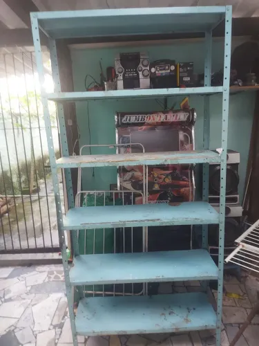 Prateleira de ferro