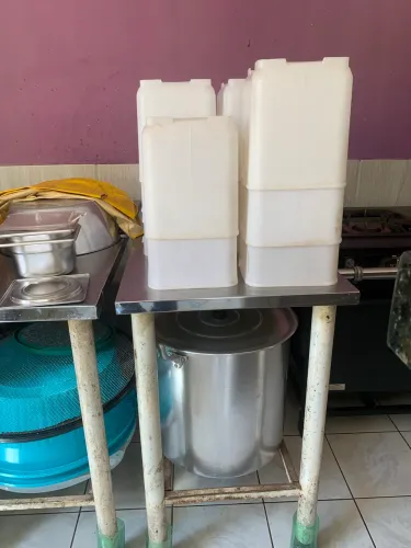 2 MESAS DE TAMPÃO DE INOX- SEMINOVO