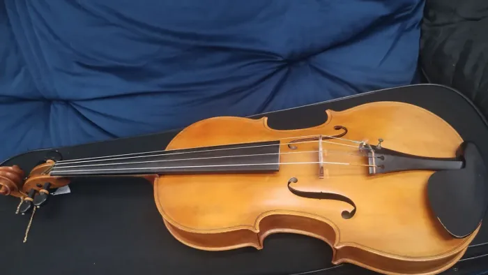 Viola Antiga, Autor desconhecido, mas foi ajustada pelo Luthier Dionizio Sales da Zona les