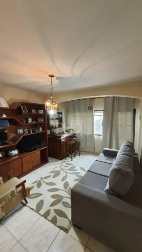 Casa com Edícula à Venda em Santa Terezinha, Ótima Localização e Potencial para Renda Extr