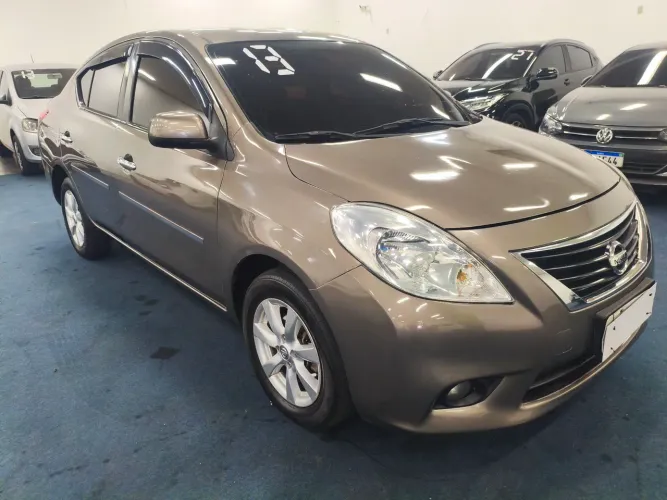 Nissan Versa SL 1.6 16V Flex Fuel 4P Mec. 2013