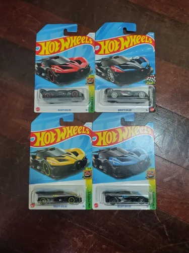 4 Hot Wheels Bugatti Bolide