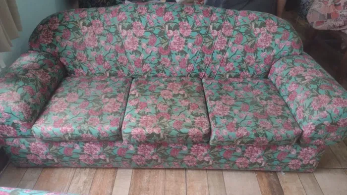 Sofá 3 Lugares Estofado Floral Vintage - Ótimo Estado