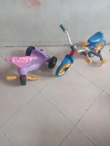 Bicicleta e velocípede para criança